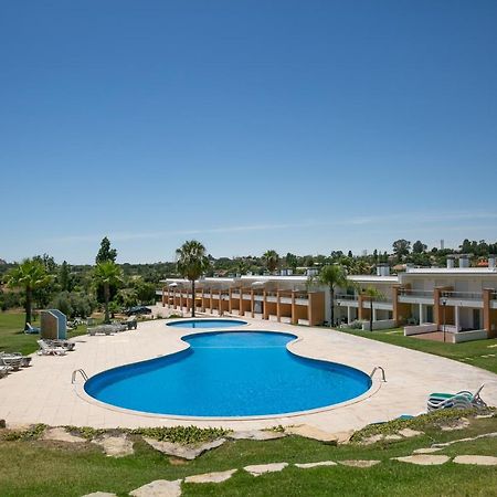 Sunny Villa Facing The Swimming Pool Fontainhas  Exterior photo