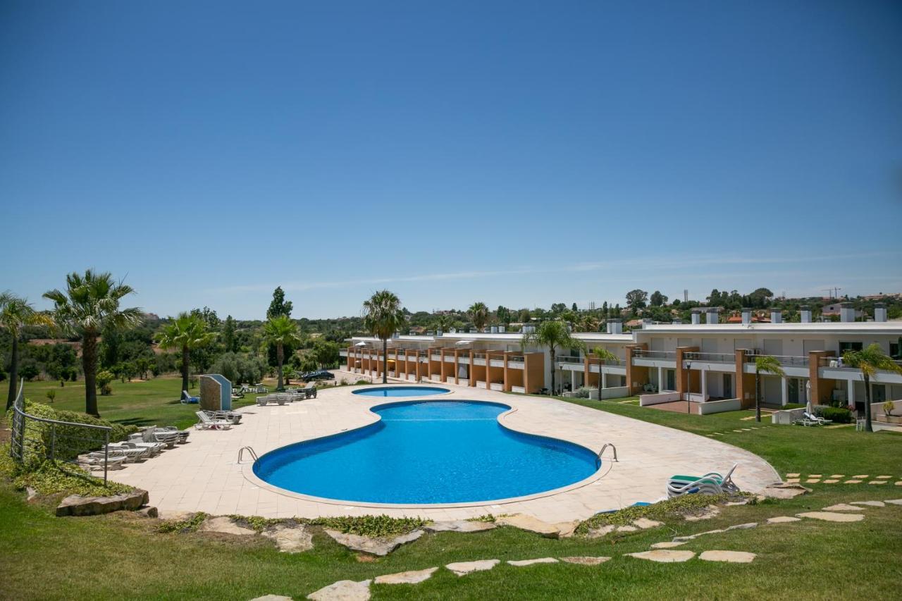 Sunny Villa Facing The Swimming Pool Fontainhas  Exterior photo