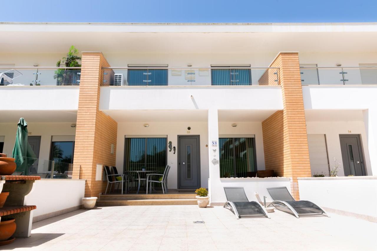 Sunny Villa Facing The Swimming Pool Fontainhas  Exterior photo