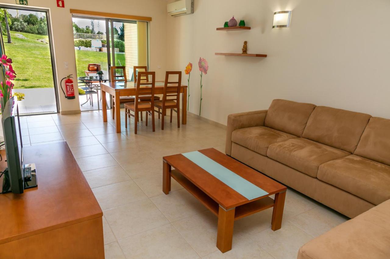 Sunny Villa Facing The Swimming Pool Fontainhas  Exterior photo