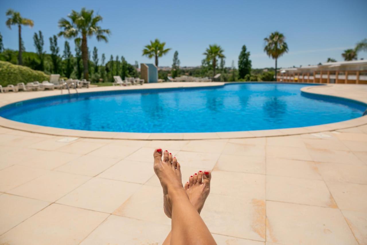 Sunny Villa Facing The Swimming Pool Fontainhas  Exterior photo