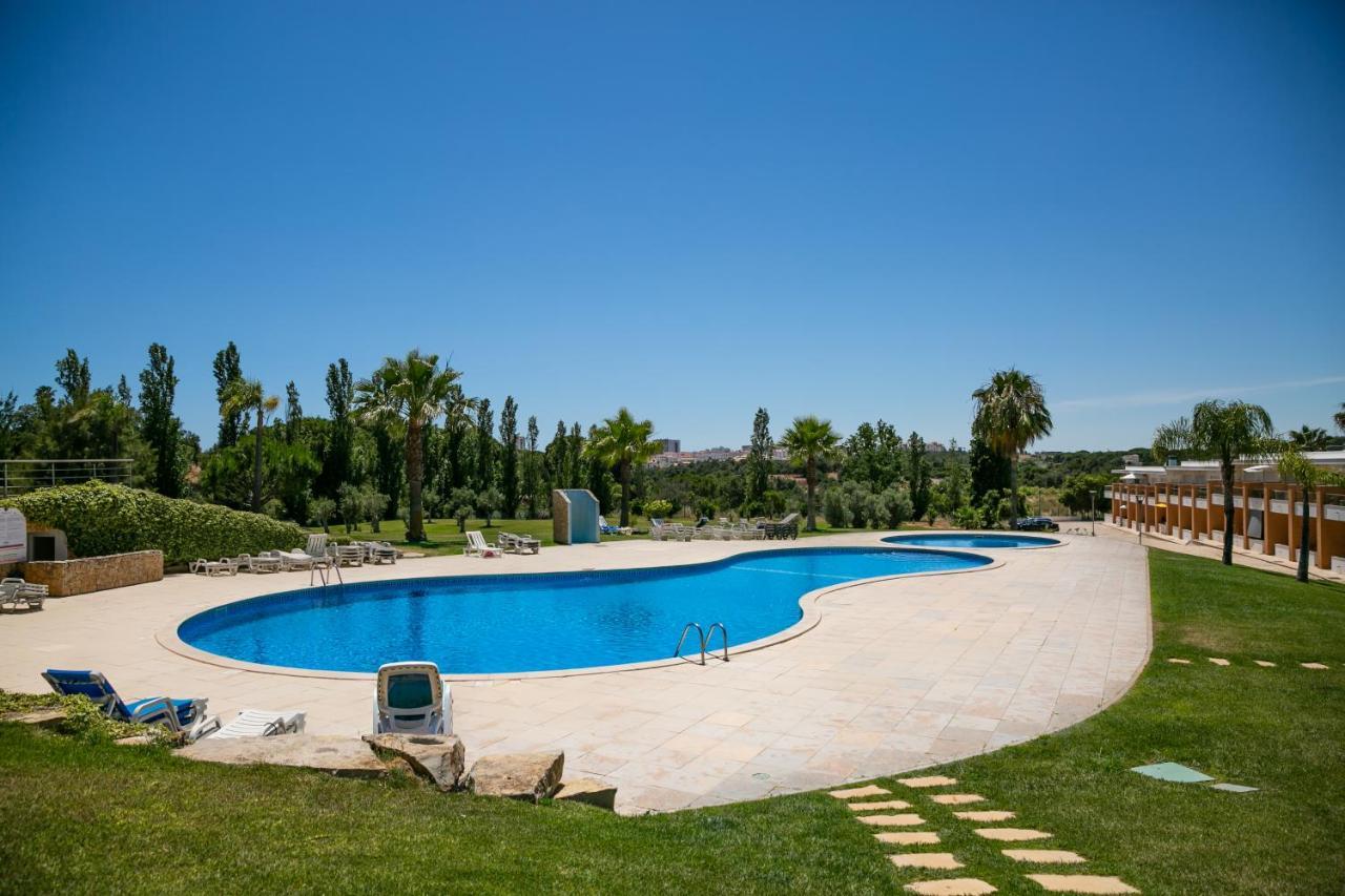 Sunny Villa Facing The Swimming Pool Fontainhas  Exterior photo