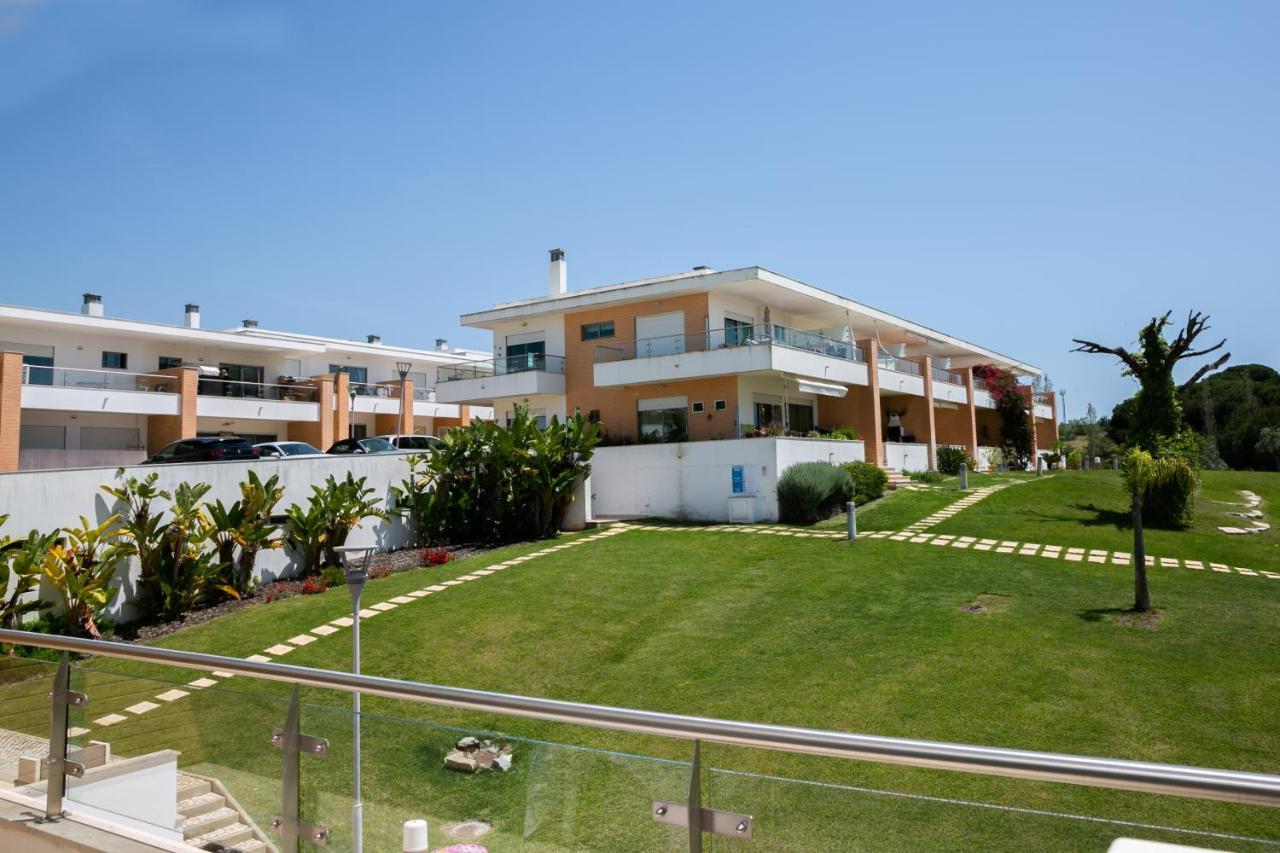 Sunny Villa Facing The Swimming Pool Fontainhas  Exterior photo